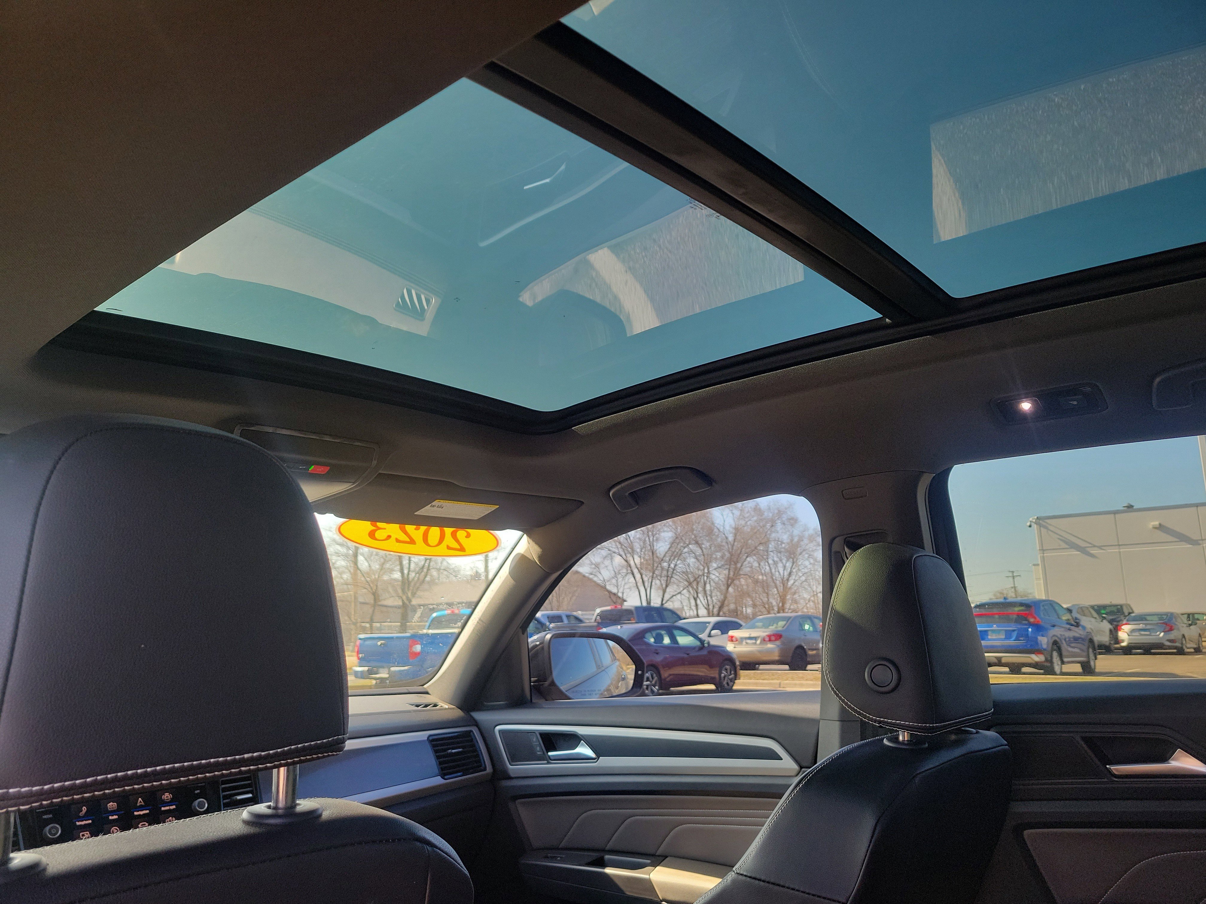 Used 2023 Volkswagen Atlas Cross Sport SEL R-Line image 11