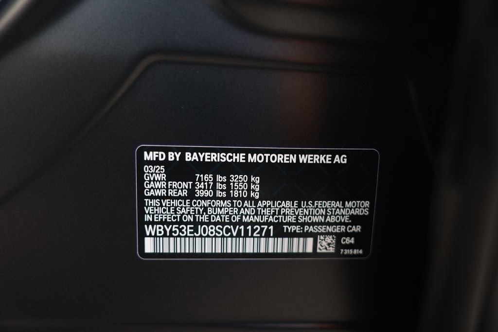 Used 2025 BMW i7 xDrive60 w/ Executive Package image 45