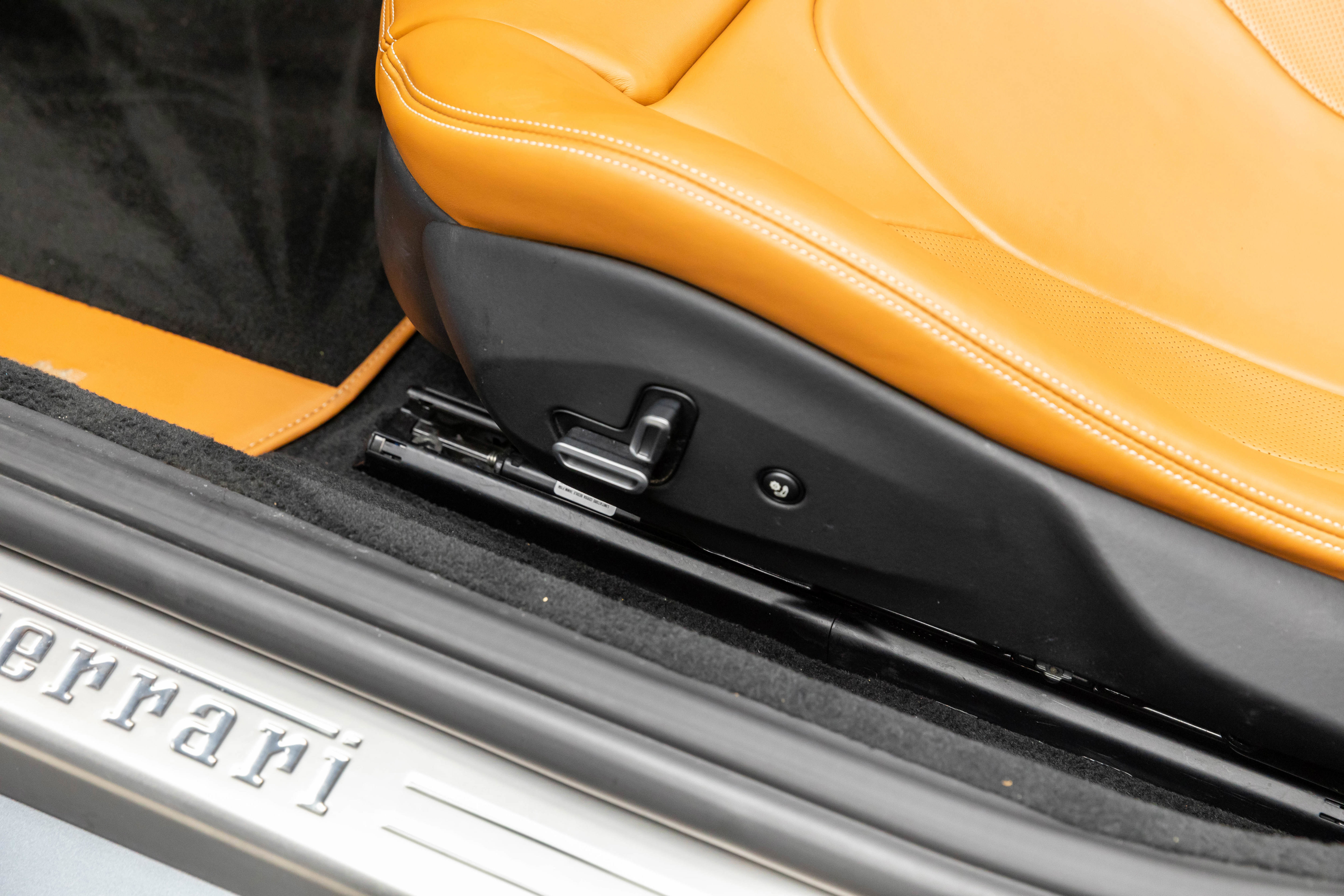 Certified 2022 Ferrari Portofino M image 17