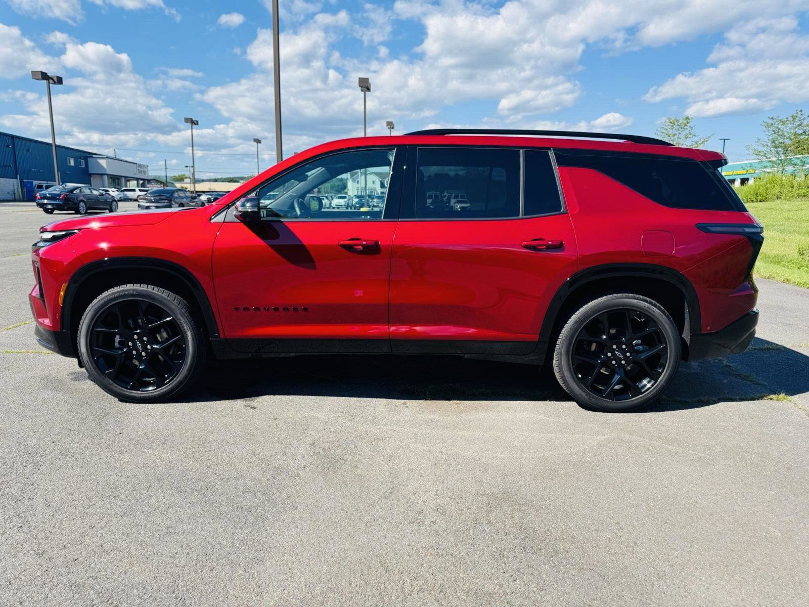 Used 2024 Chevrolet Traverse RS w/ LPO, Floor Liner Package image 4