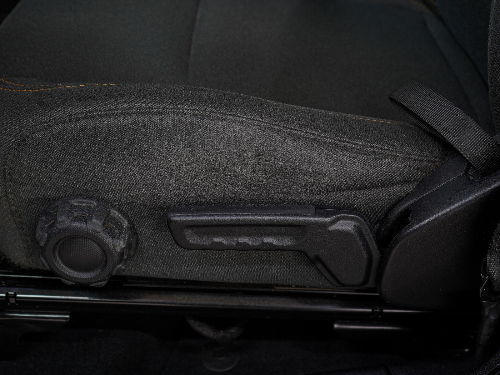 Used 2024 Jeep Wrangler Willys AWD/4WD image 24