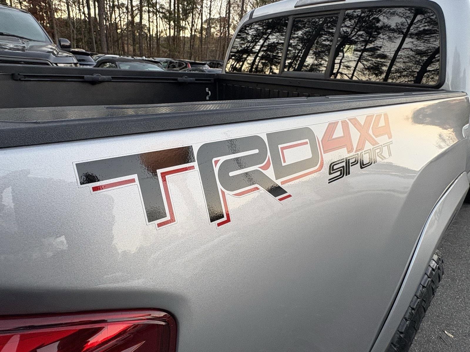 Used 2016 Toyota Tacoma TRD Sport image 12