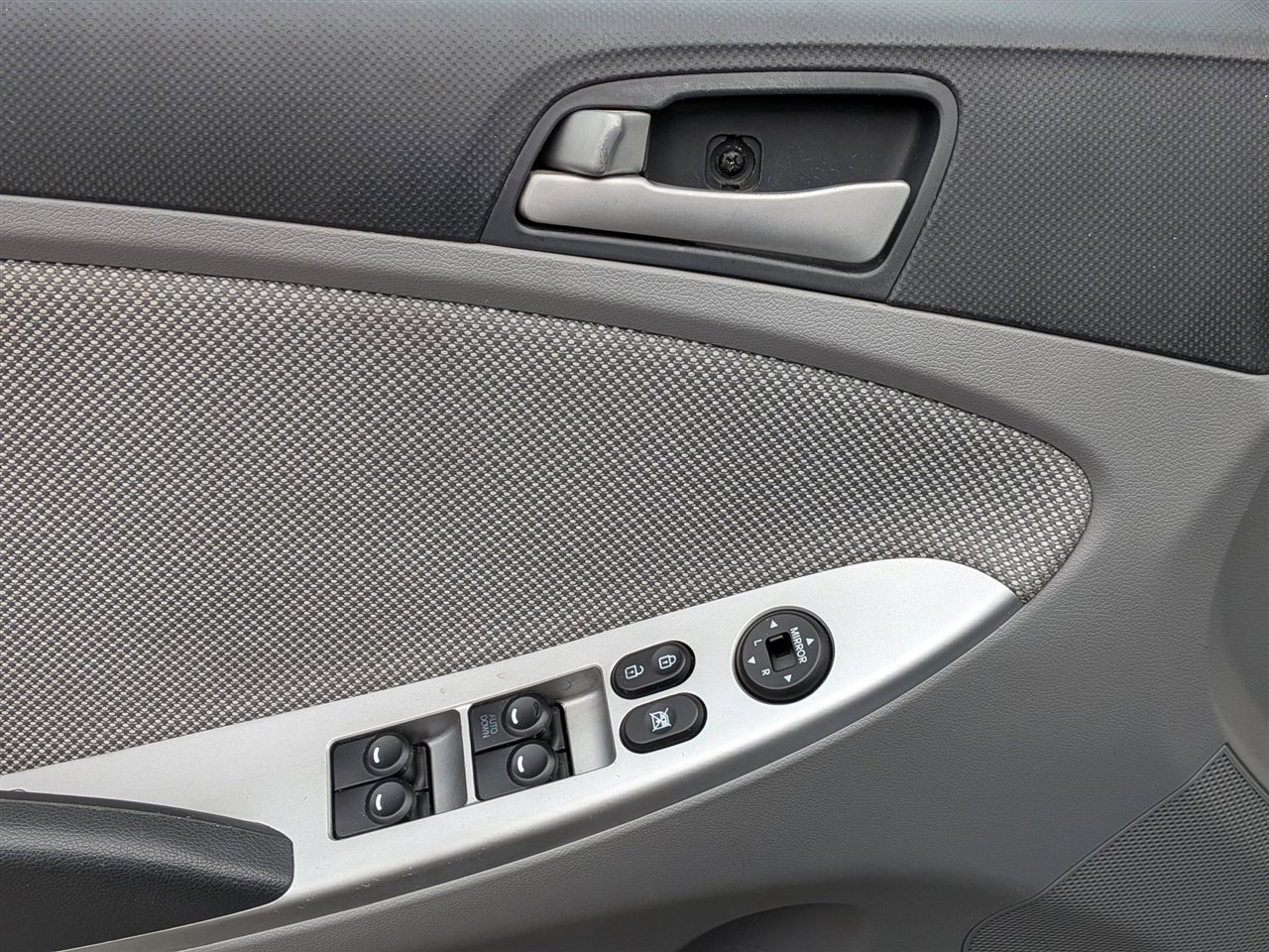 Used 2013 Hyundai Accent GS image 5