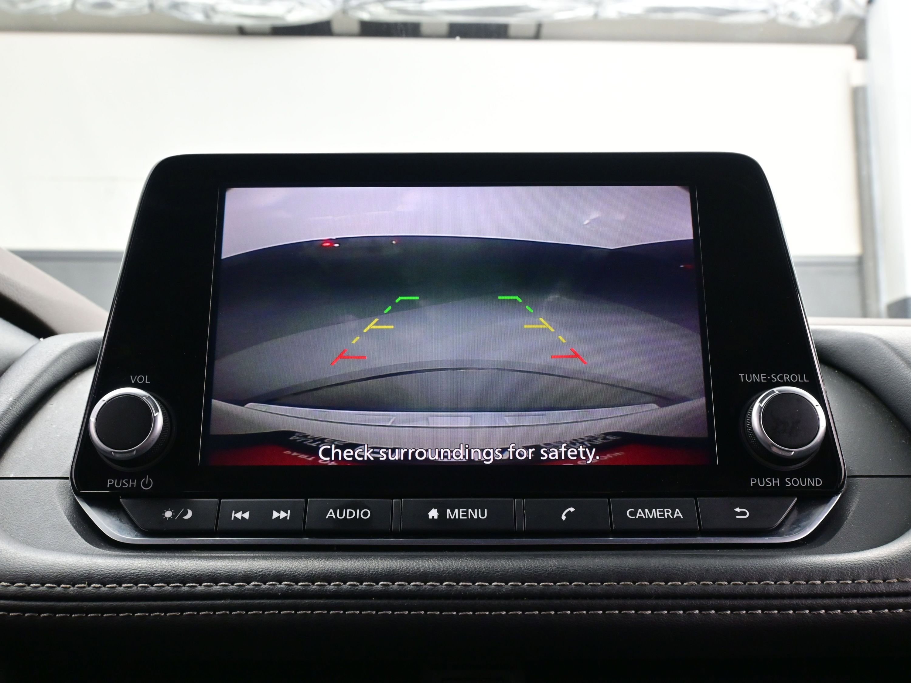 Used 2023 Nissan Rogue SV image 18