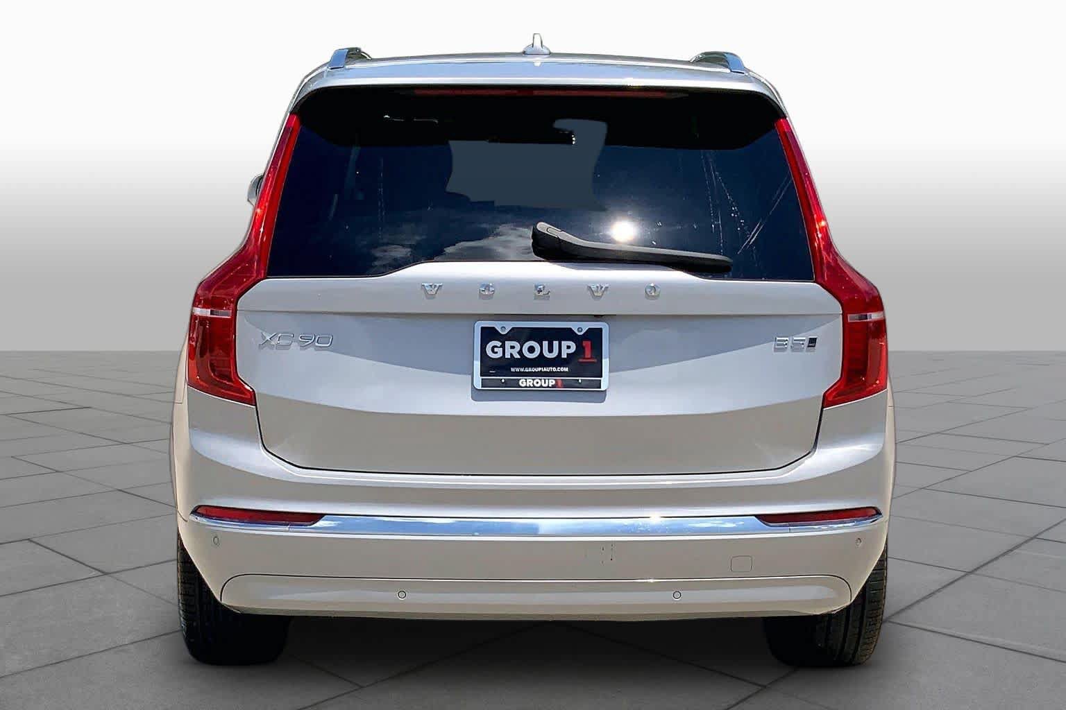 Used 2025 Volvo XC90 B5 Core AWD/4WD image 5