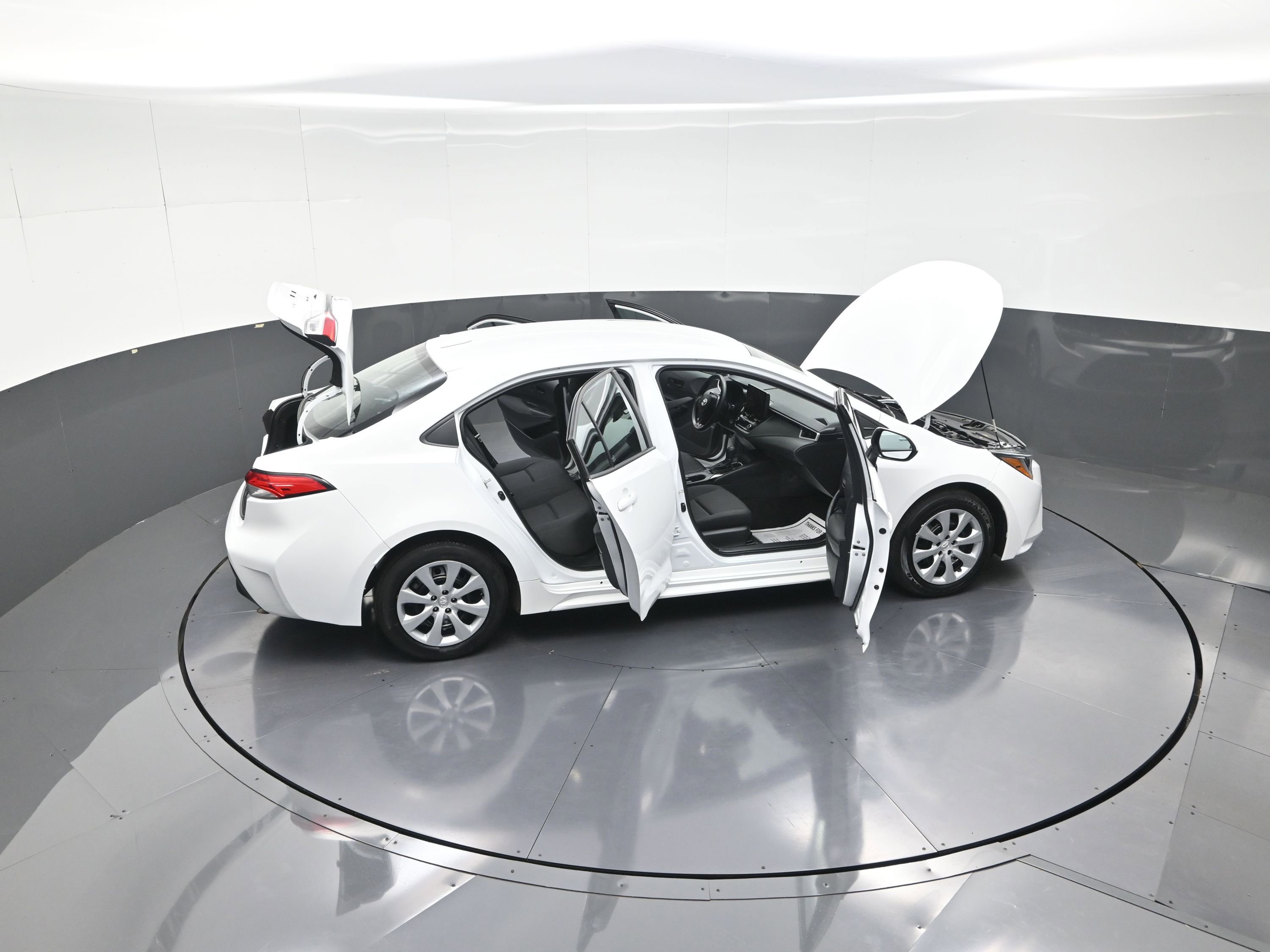 Used 2023 Toyota Corolla LE image 14