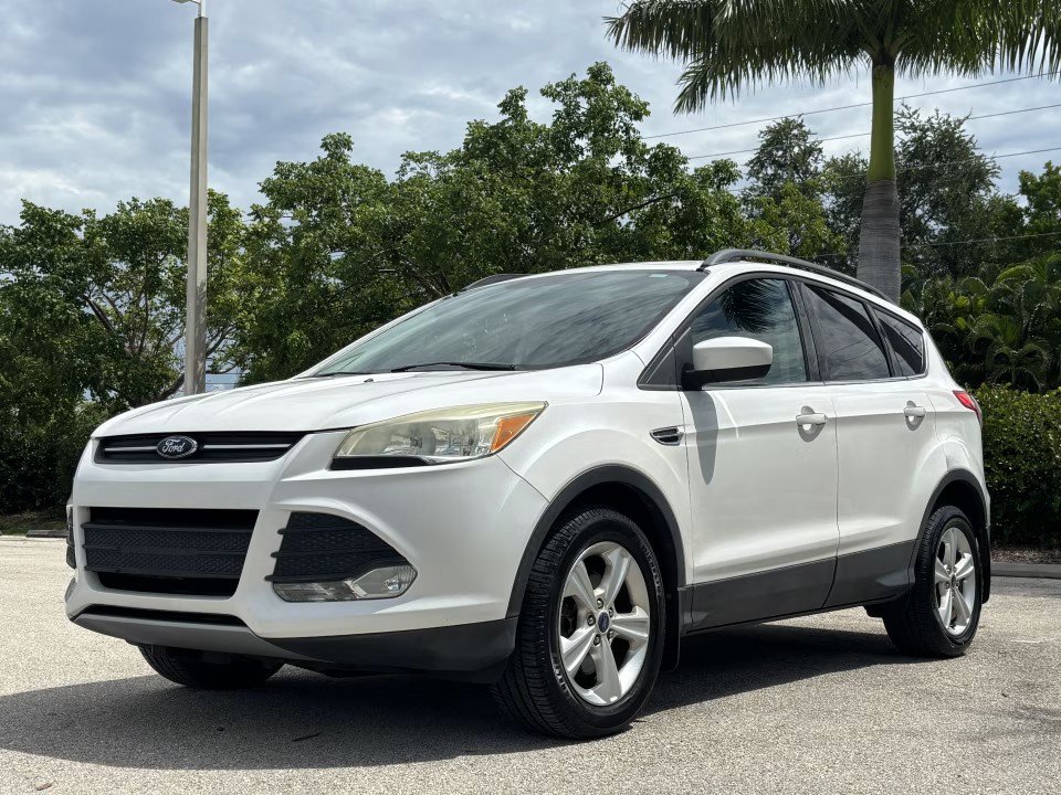Used 2013 Ford Escape SE FWD image 2