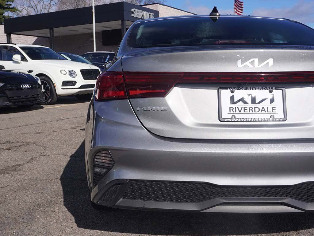 Used 2023 Kia Forte LXS w/ LXS Technology Package image 9