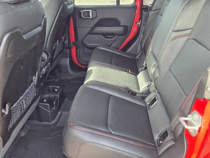 Certified 2025 Jeep Gladiator Rubicon w/ Convenience Group image 10