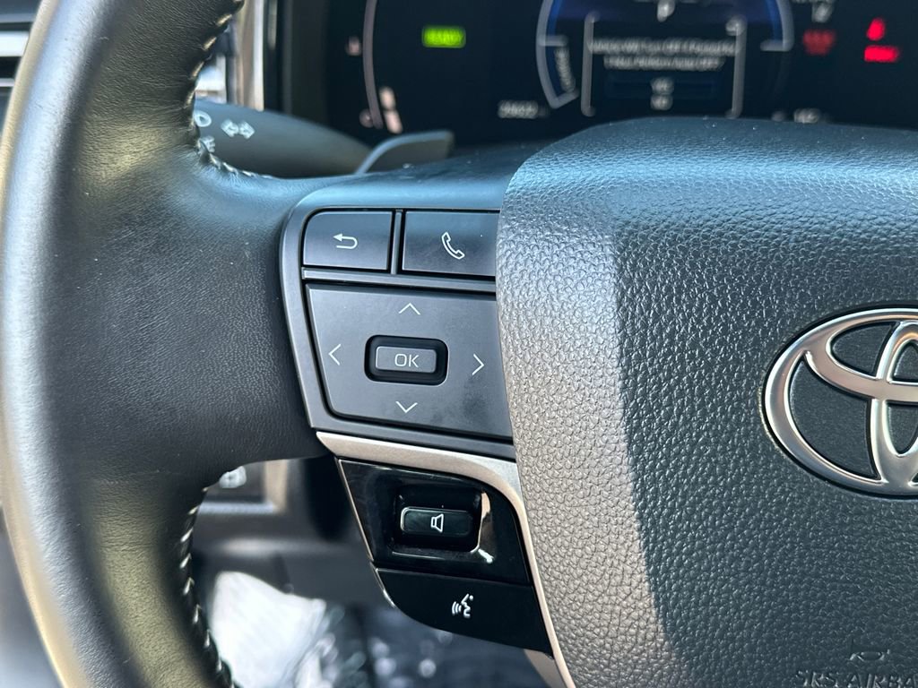 Used 2025 Toyota Camry SE w/ Convenience Package image 23