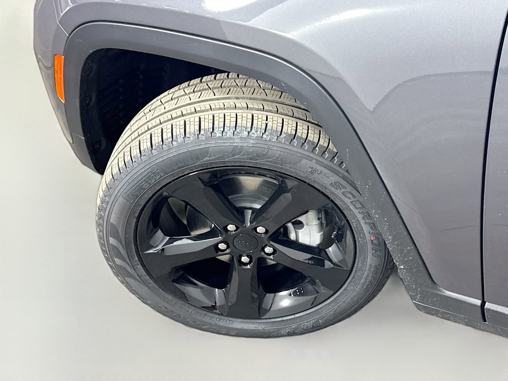 New 2025 Jeep Grand Cherokee Limited w/ Black Appearance Package image 48