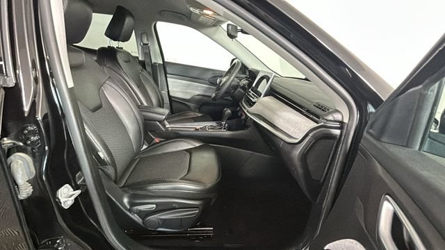 Used 2022 Jeep Compass Latitude FWD image 30