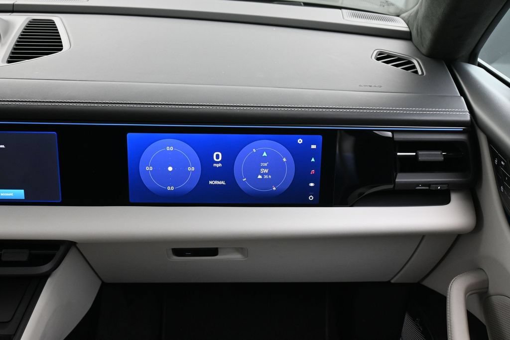 Certified 2025 Porsche Macan Turbo Electric AWD/4WD image 33