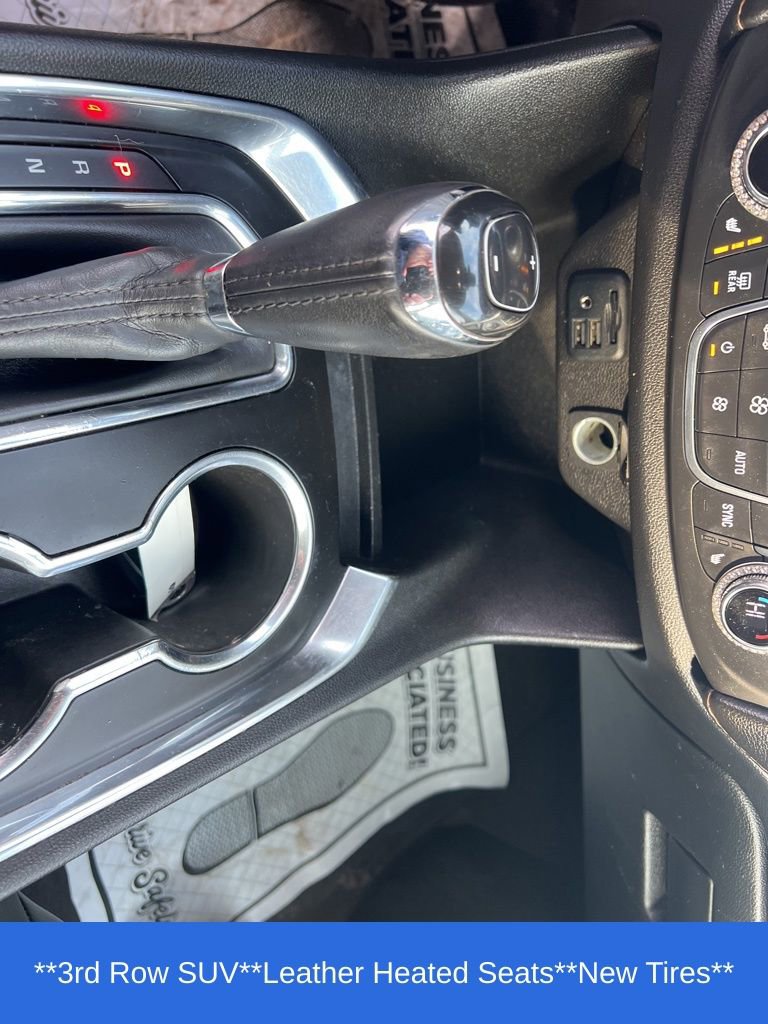 Used 2020 Chevrolet Traverse LT w/ LT Premium Package image 18