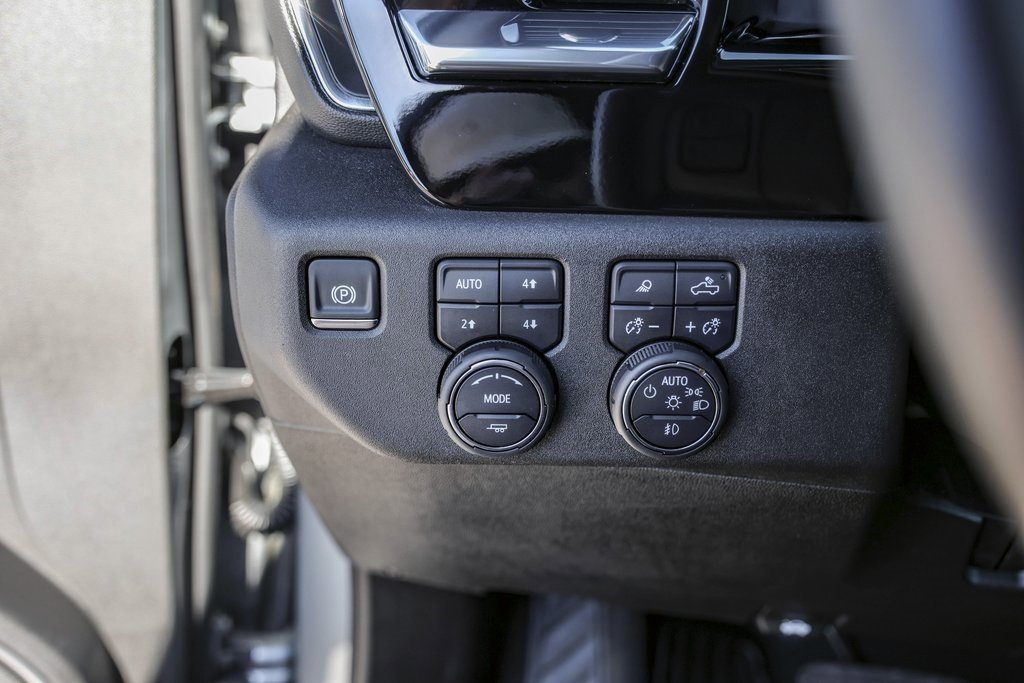 Used 2025 Chevrolet Silverado 2500 LTZ w/ LTZ Convenience Package image 18