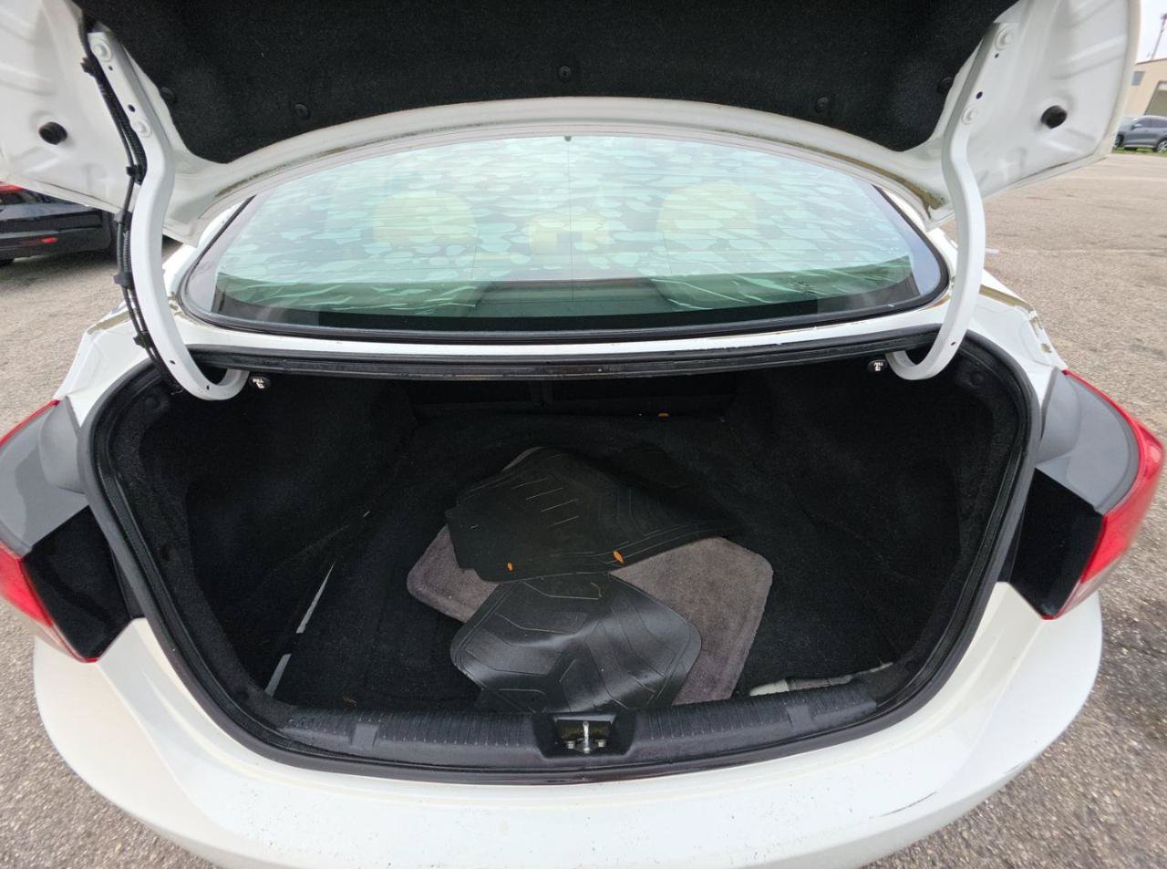 Used 2013 Hyundai Elantra GLS FWD image 4