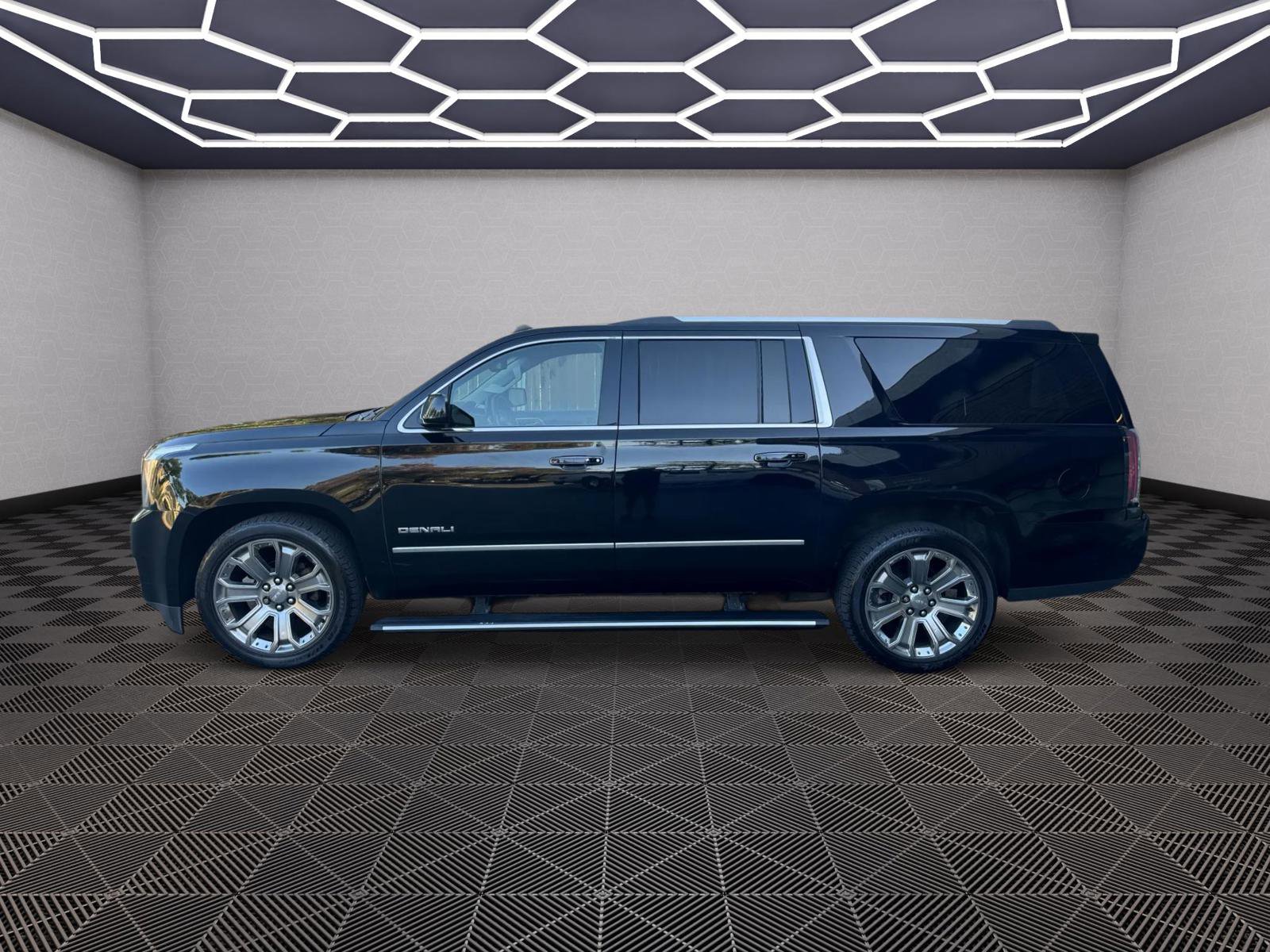 Used 2015 GMC Yukon XL Denali w/ Touring Package image 7