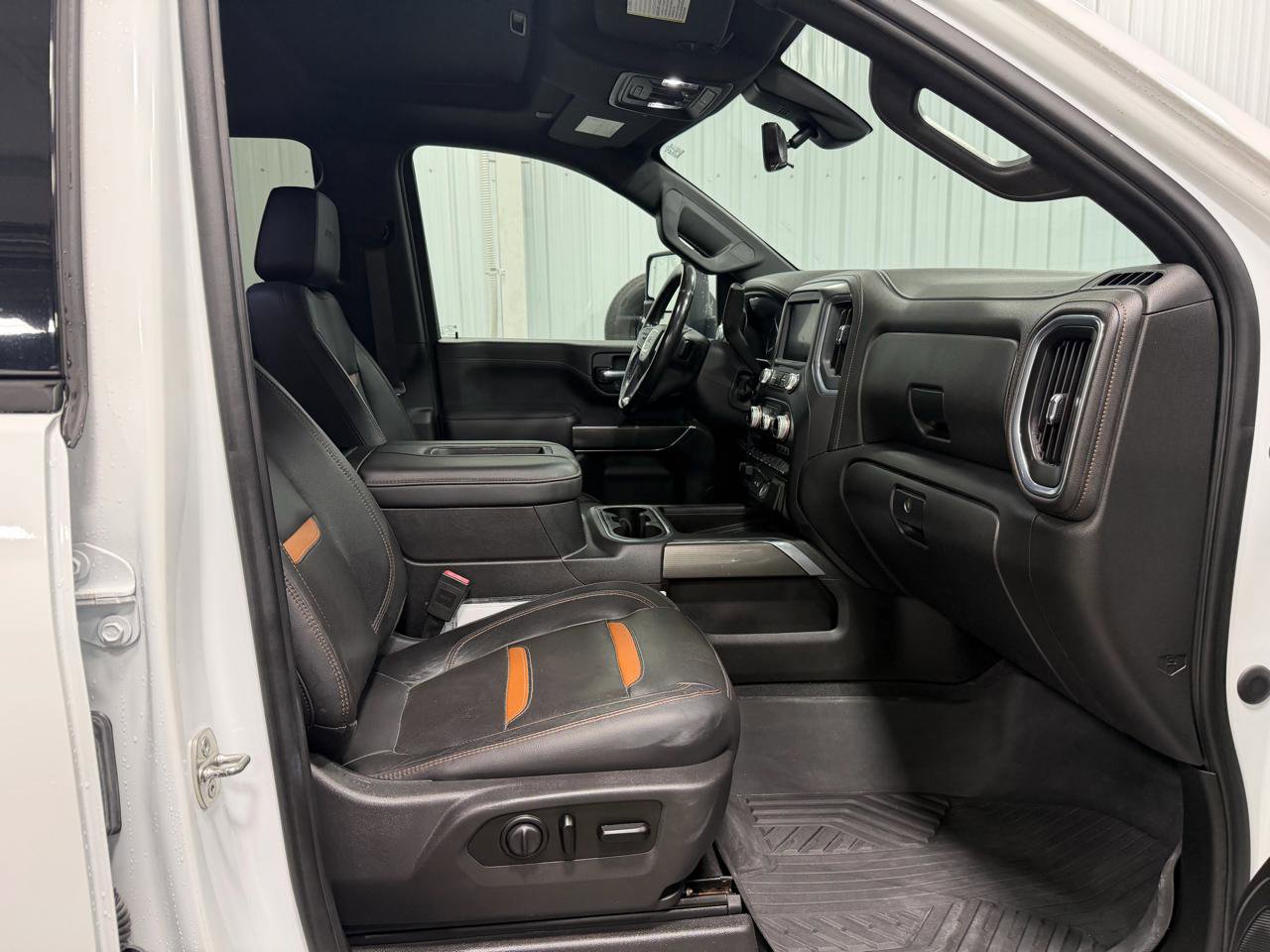 Used 2020 GMC Sierra 3500 AT4 w/ AT4 Premium Package AWD/4WD image 16