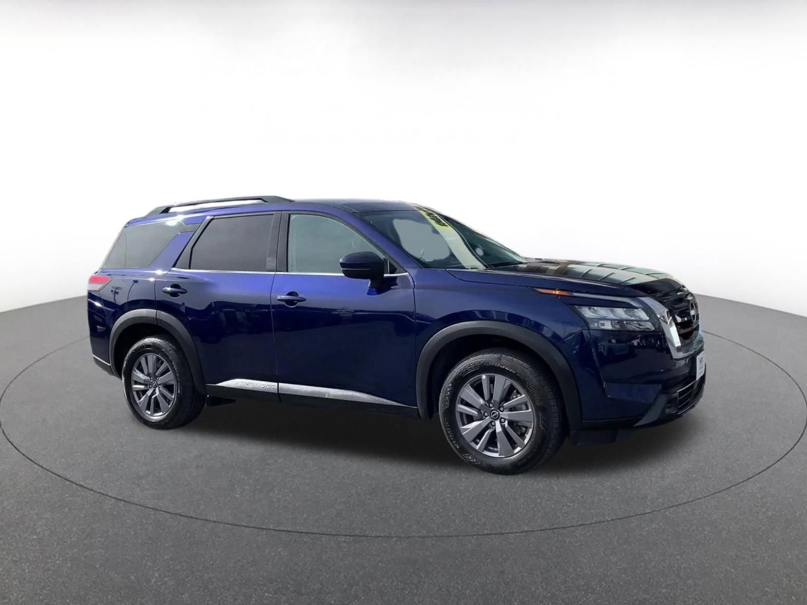 Used 2025 Nissan Pathfinder SV video 2