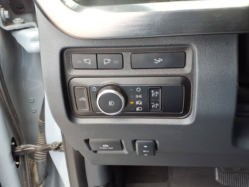 Used 2024 Ford F250 Lariat w/ Black Appearance Package AWD/4WD image 33