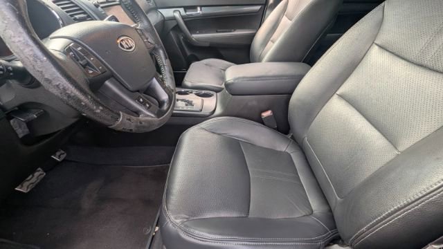 Used 2011 Kia Sorento SX image 18