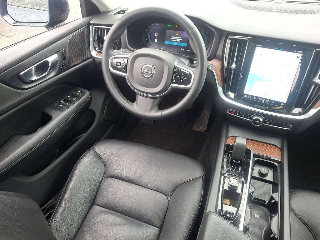 Used 2023 Volvo V60 B5 Cross Country Plus image 15