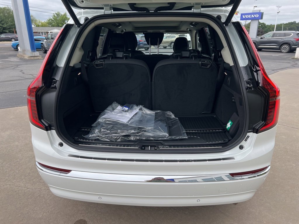 New 2026 Volvo XC90 B6 Plus w/ Protection Package Premier image 33