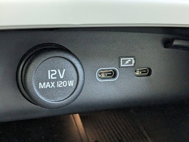 New 2026 Volvo XC40 B5 Ultra w/ Climate Package image 25