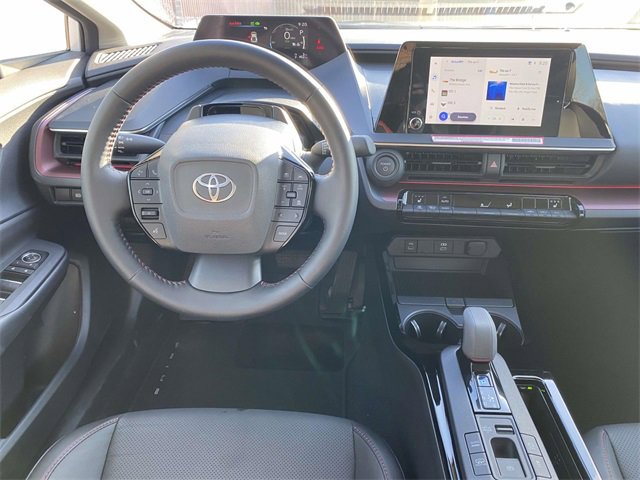 Used 2025 Toyota Prius Plug-In Hybrid image 9