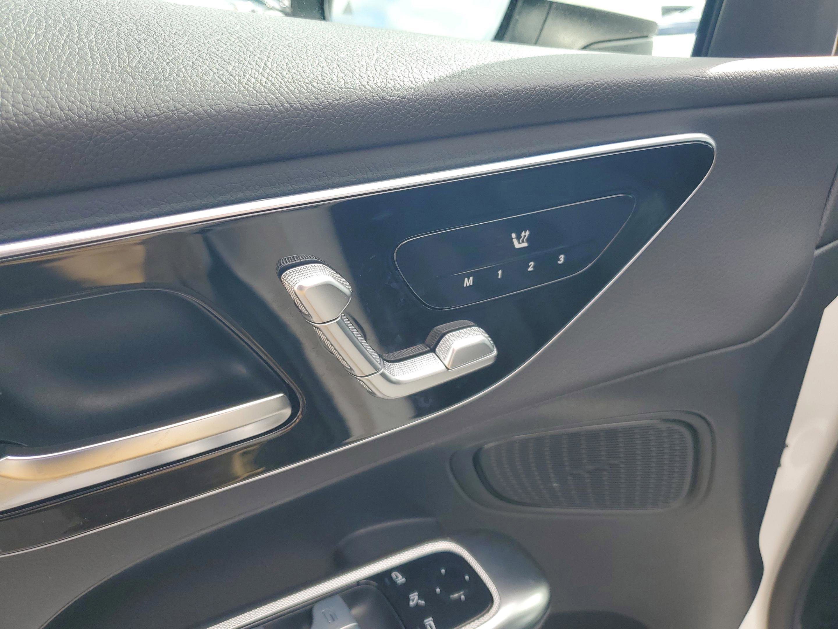 Certified 2025 Mercedes-Benz GLC 300 image 19