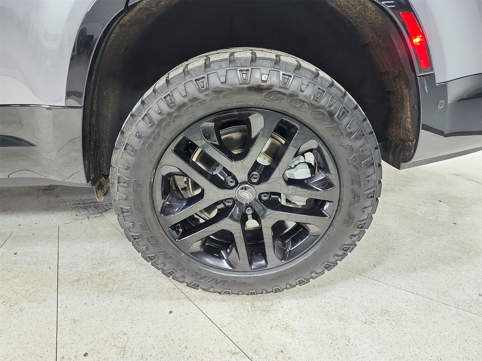 Used 2024 Land Rover Defender 130 Outbound image 48