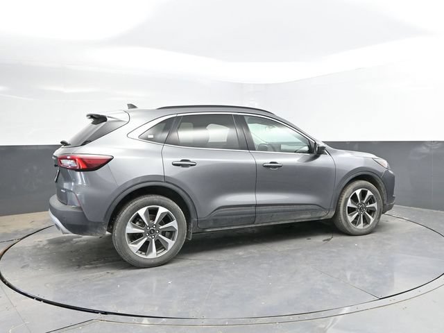 Used 2024 Ford Escape Platinum AWD/4WD image 2