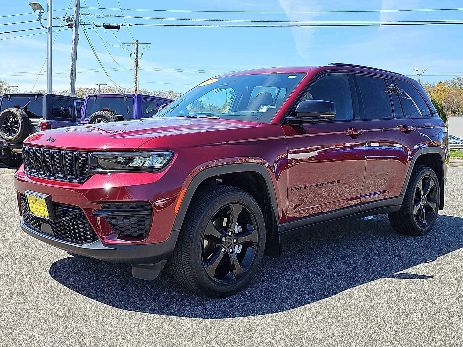 Used 2023 Jeep Grand Cherokee Altitude AWD/4WD image 3