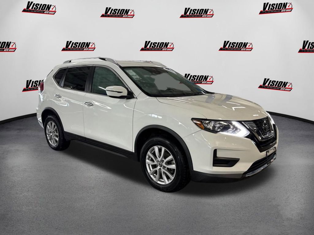 Used 2019 Nissan Rogue SV image 3