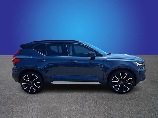 Used 2022 Volvo XC40 T5 R-Design AWD/4WD image 4
