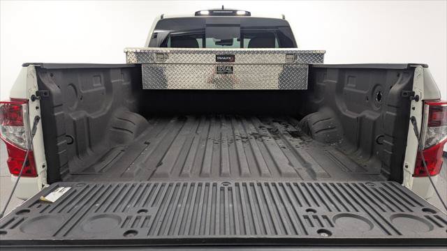 Used 2022 Nissan Titan S RWD image 17