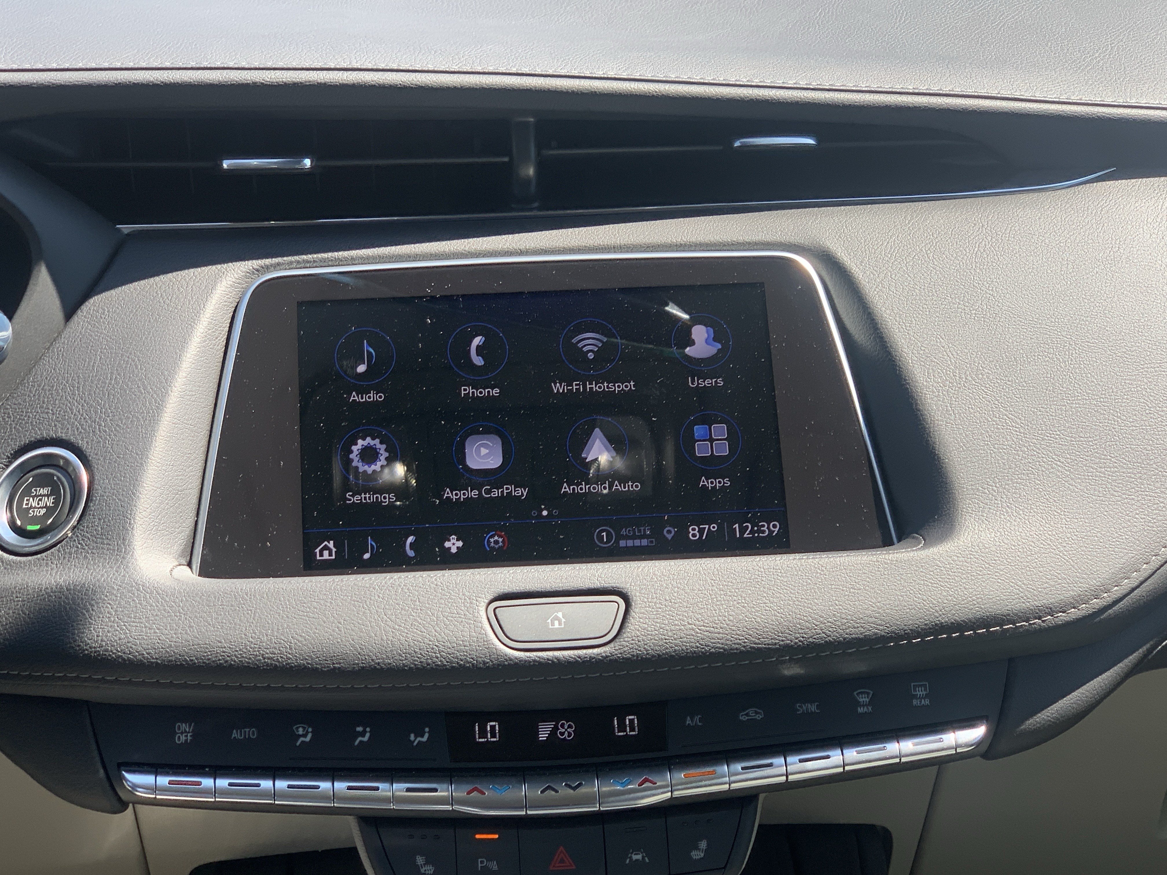 Used 2023 Cadillac XT4 Luxury w/ Cold Weather Package FWD image 29