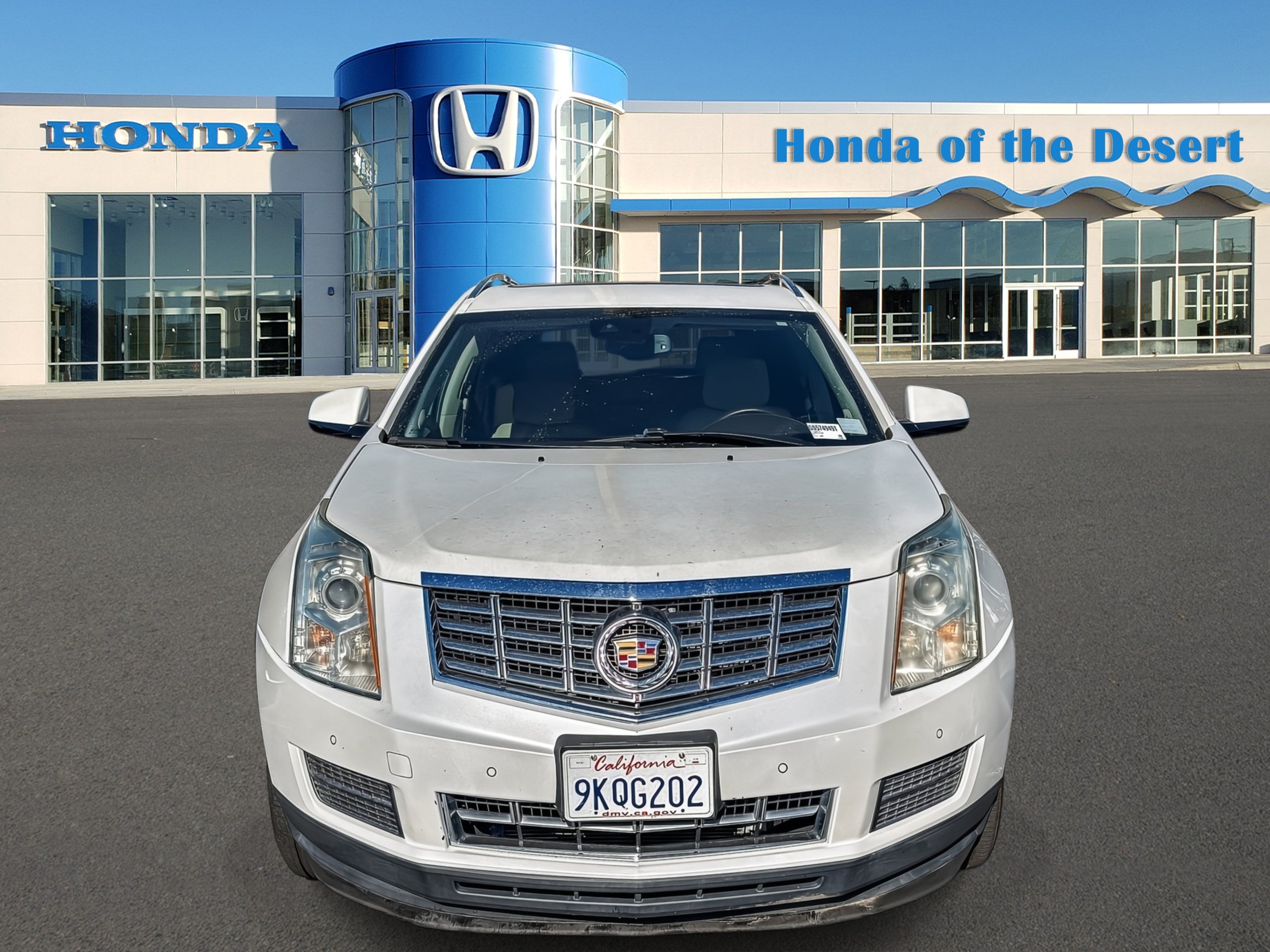 Used 2016 Cadillac SRX Luxury w/ Driver Awareness Package FWD image 2