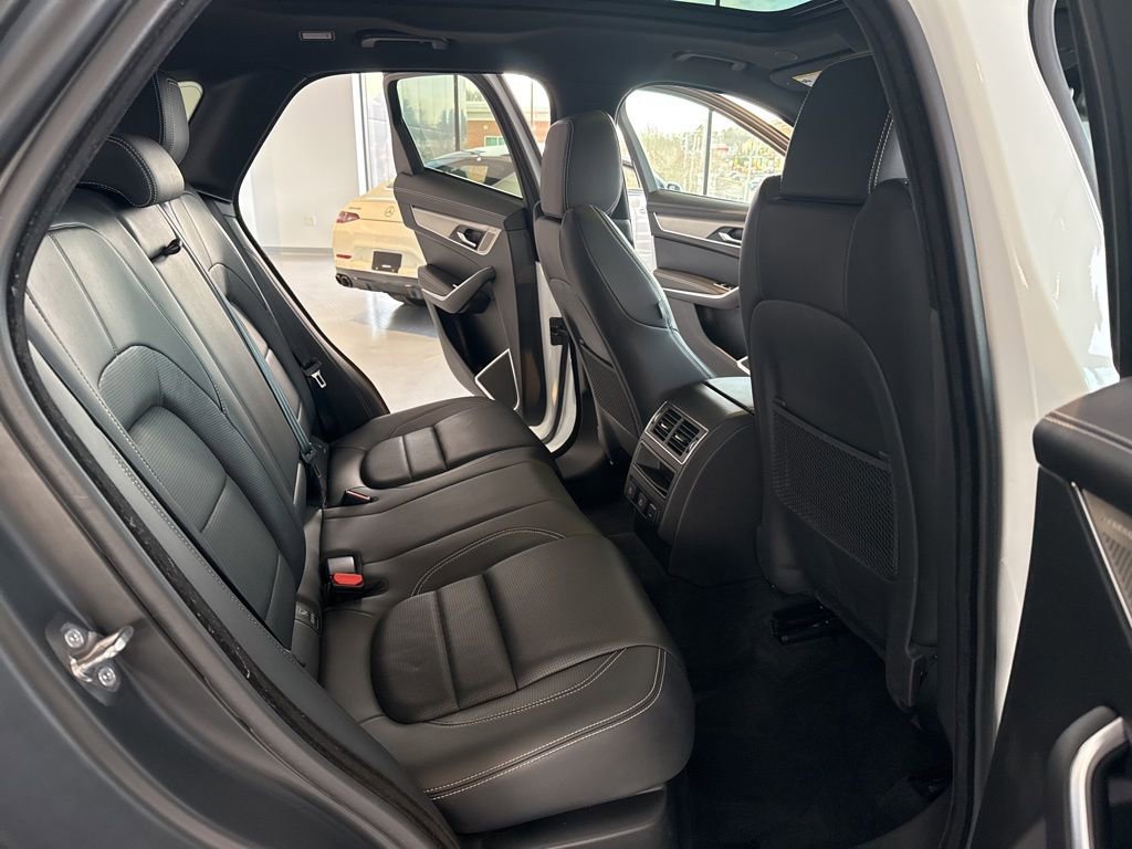 Used 2025 Jaguar F-PACE R-Dynamic S image 33