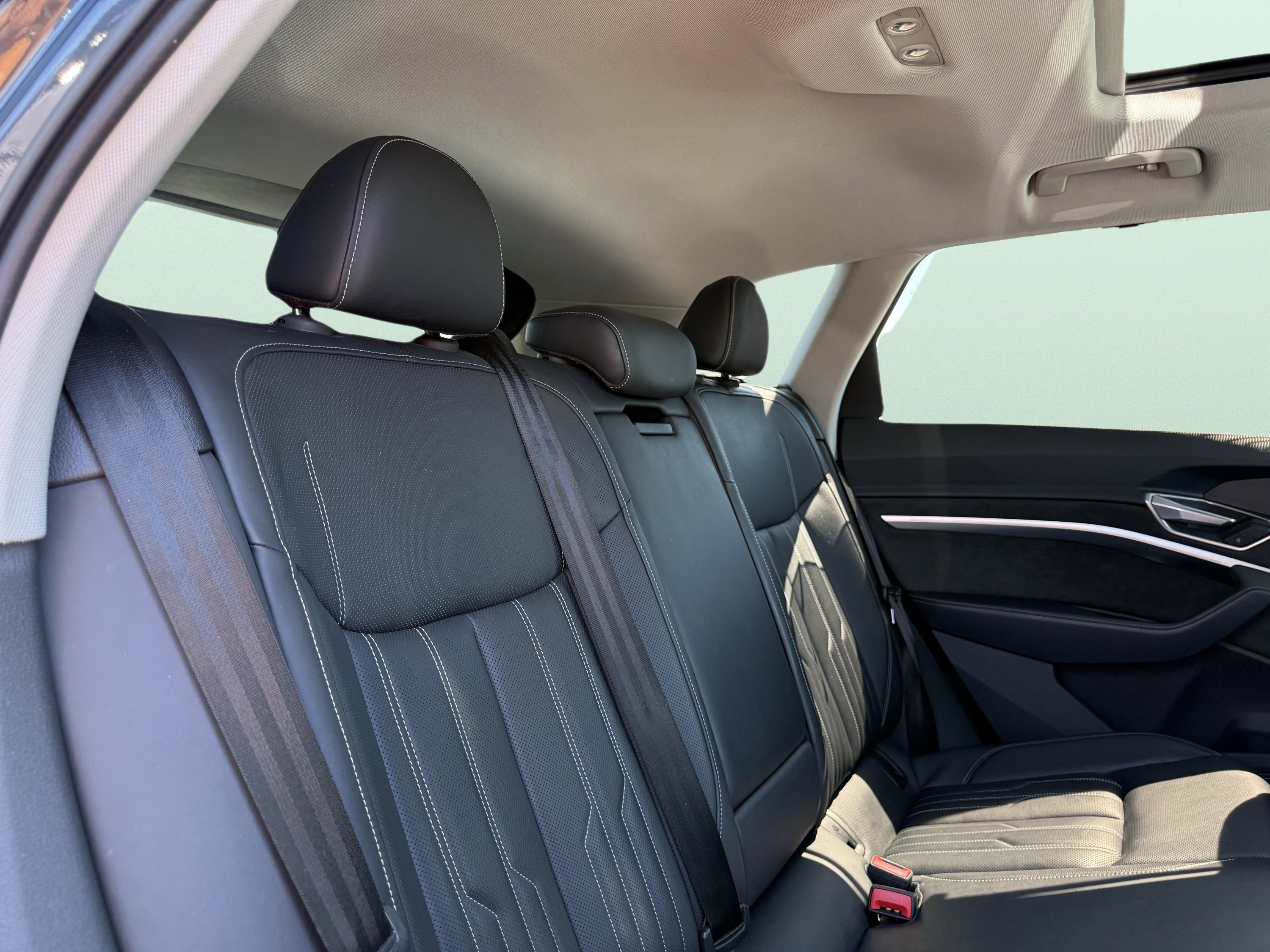 Used 2019 Audi e-tron Prestige w/ Prestige Package image 51