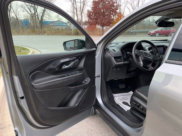 Used 2024 GMC Terrain AT4 image 15