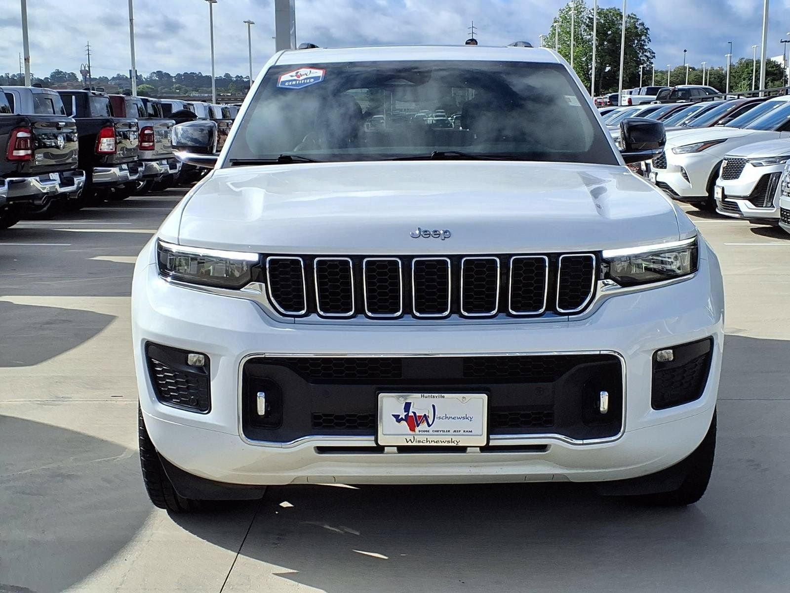 Used 2023 Jeep Grand Cherokee Overland RWD image 4