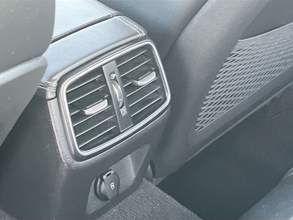 Used 2022 Genesis G70 3.3T image 26