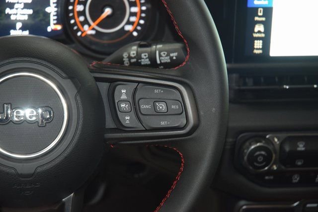 Used 2024 Jeep Wrangler Rubicon image 40