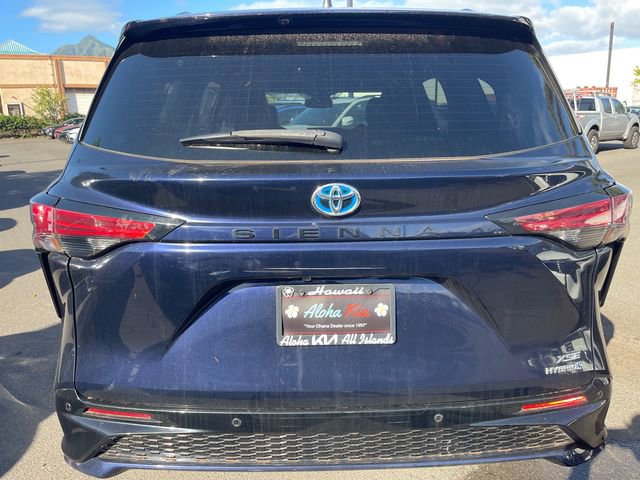 Used 2021 Toyota Sienna XSE w/ XSE Plus Package FWD image 4