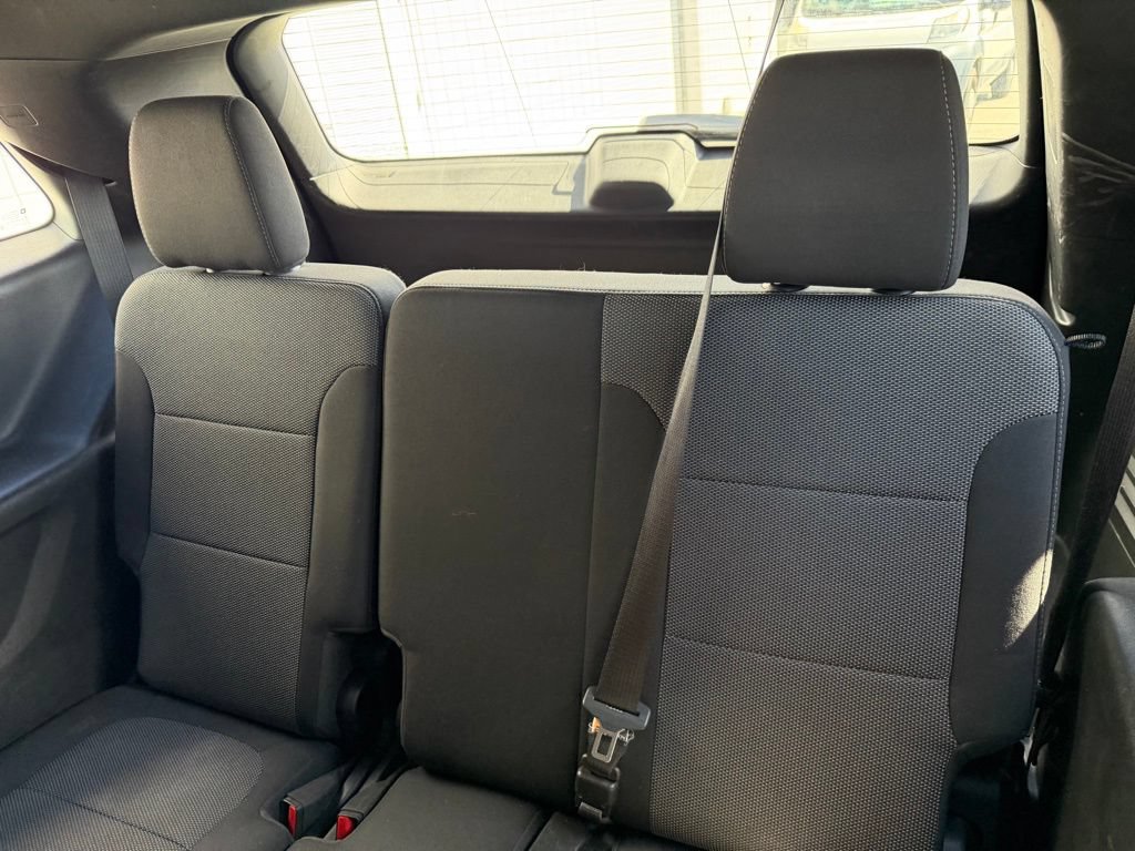 Used 2023 Chevrolet Traverse LT FWD image 21