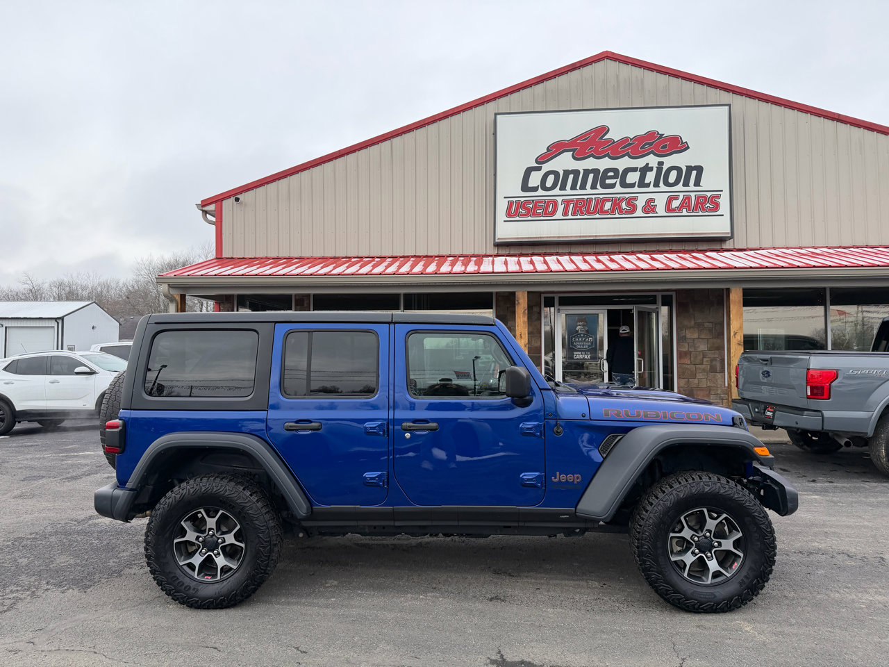 Used 2018 Jeep Wrangler Unlimited Rubicon w/ Safety Group image 3