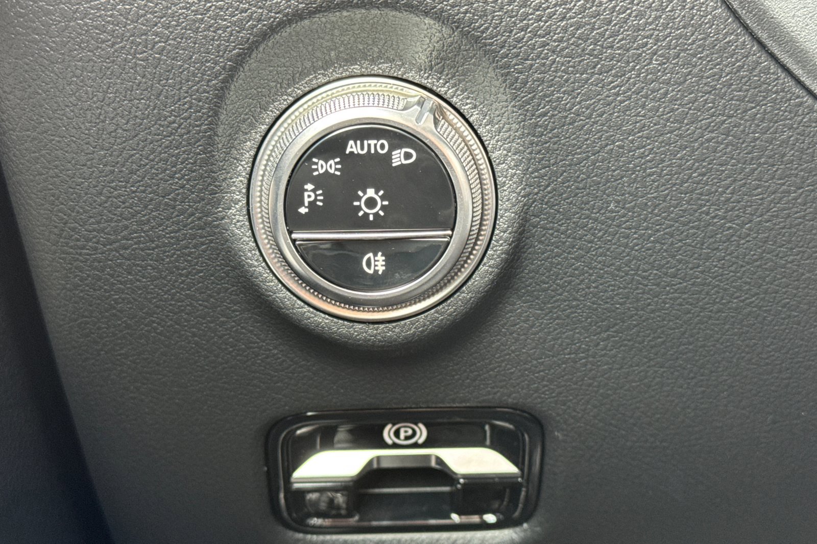 New 2026 Mercedes-Benz C 300 4MATIC Sedan image 28