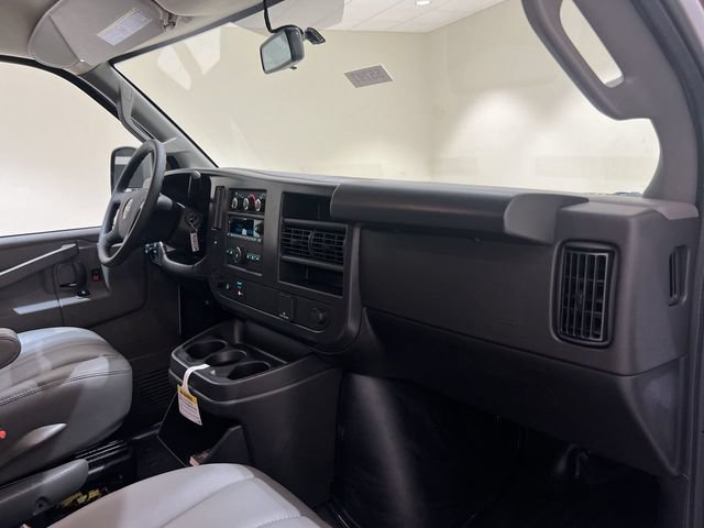 New 2026 GMC Savana 2500 w/ Driver Convenience Package RWD image 22