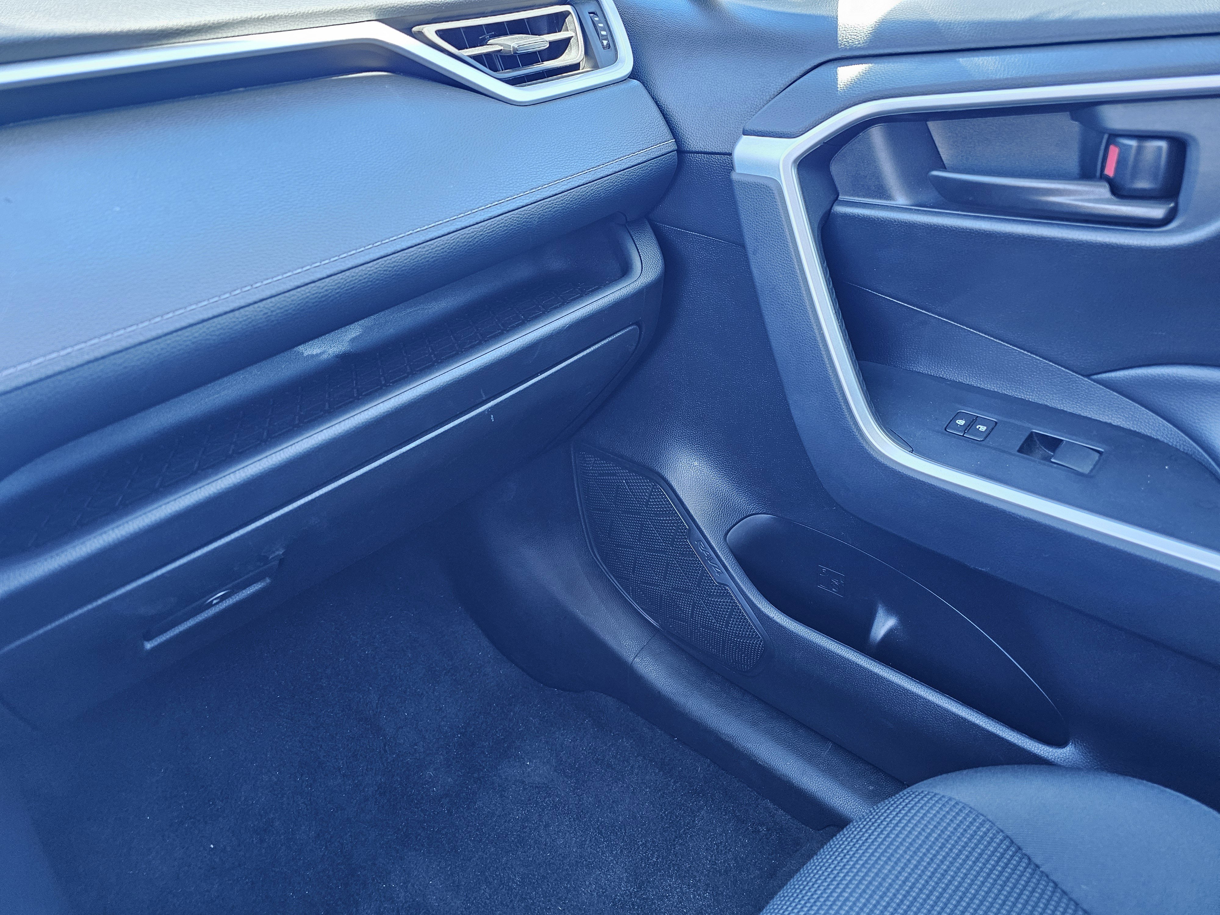 Used 2024 Toyota RAV4 LE image 25